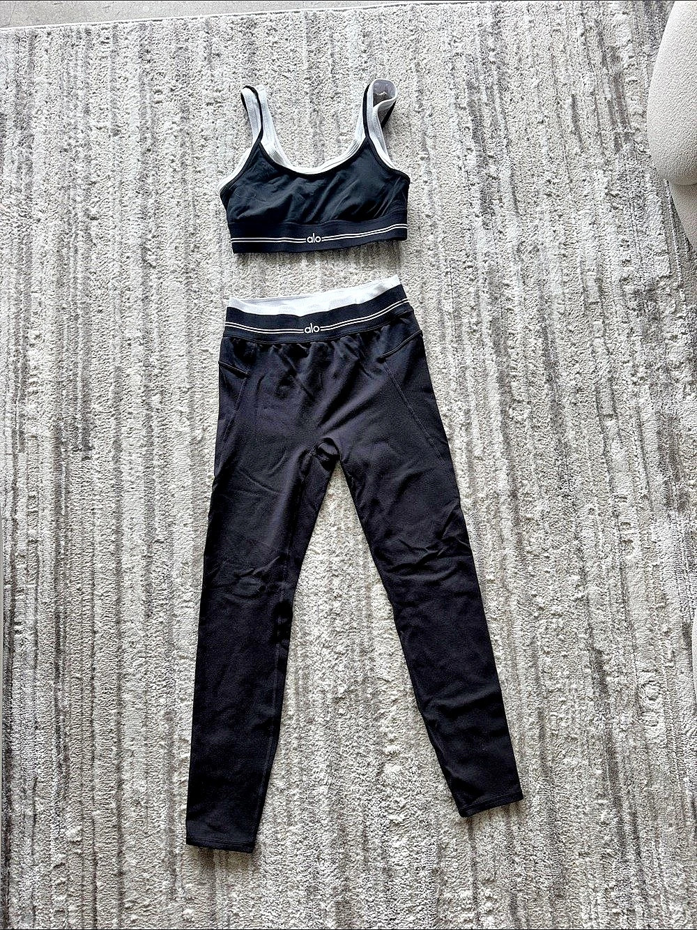 Alo Yoga Airlift Suit Up Bra and High-Waist Suit Up Legging Set Black Athletic
